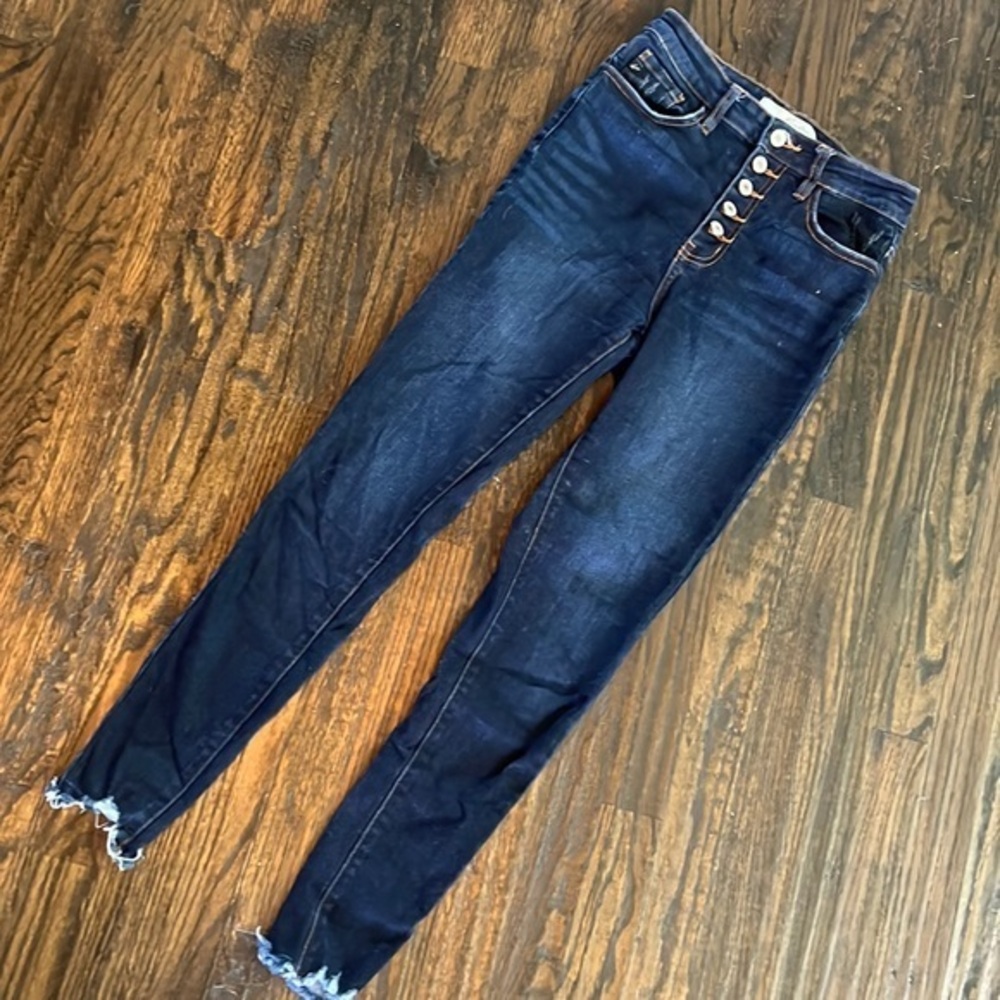 KanCan High Rise Button Front Jean. Frayed ankle. Size 3